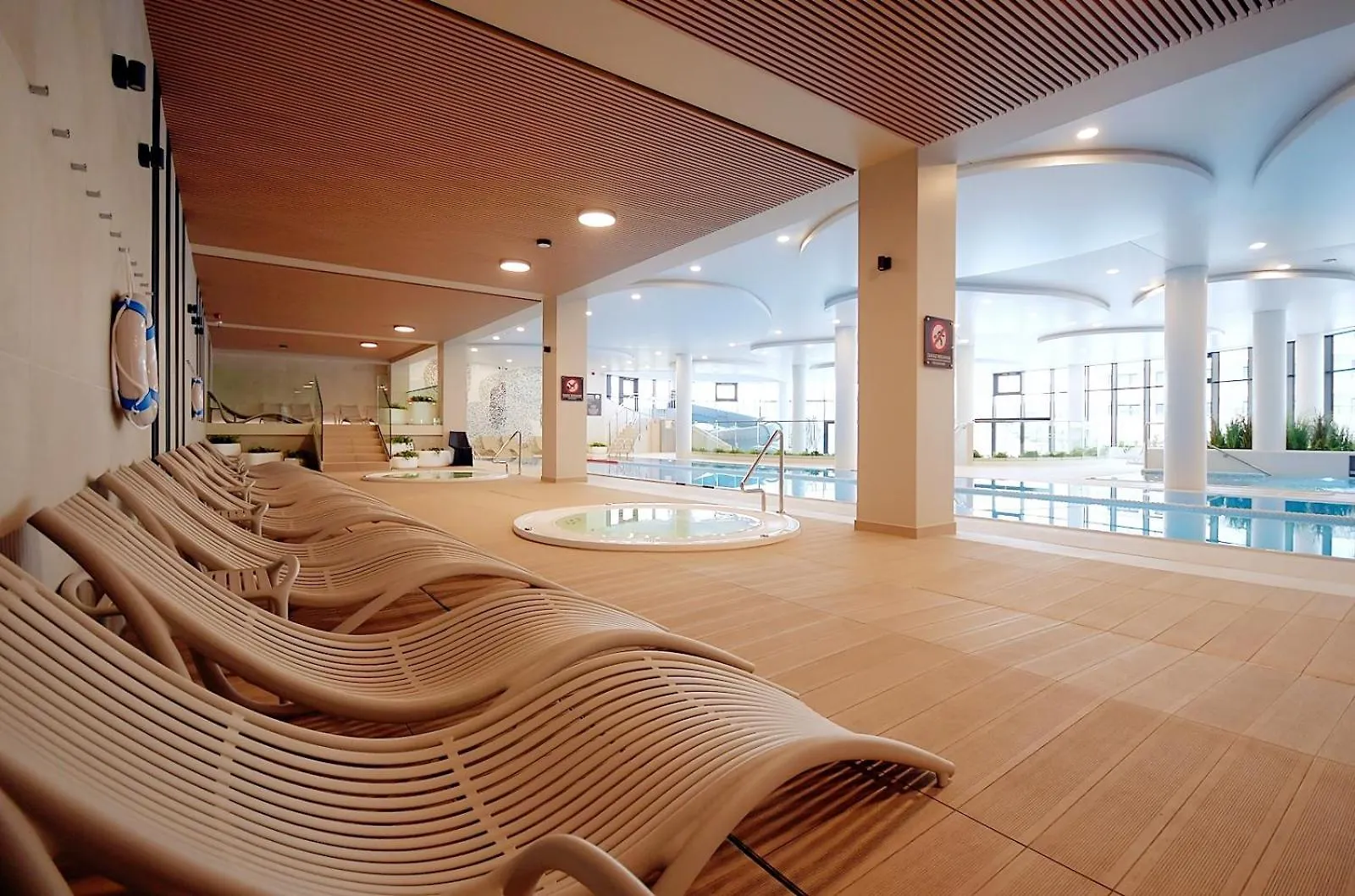 Apartament Lux II , Kolobrzeg - Aqua Polanki , Baseny , Sauny , Silownia 0*,  Poland